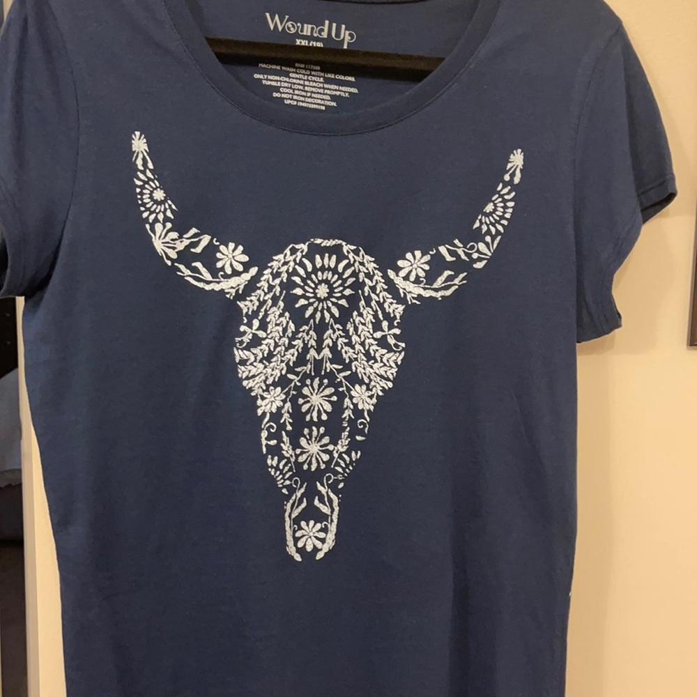 Short sleeve navy and white T-shirt. - Picture 4 of 4